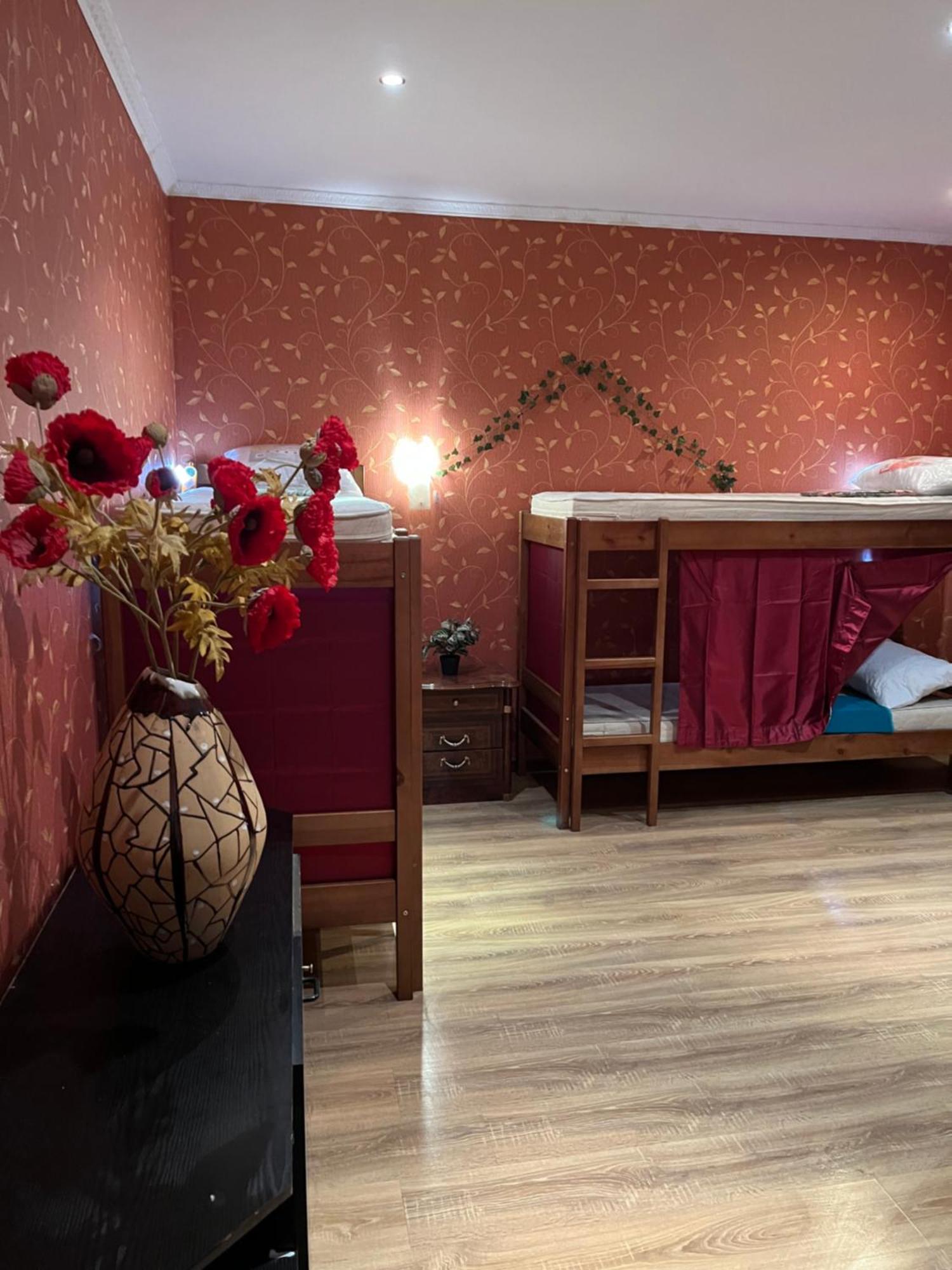 Ararat-Osokorki Hostel Kiev Luaran gambar