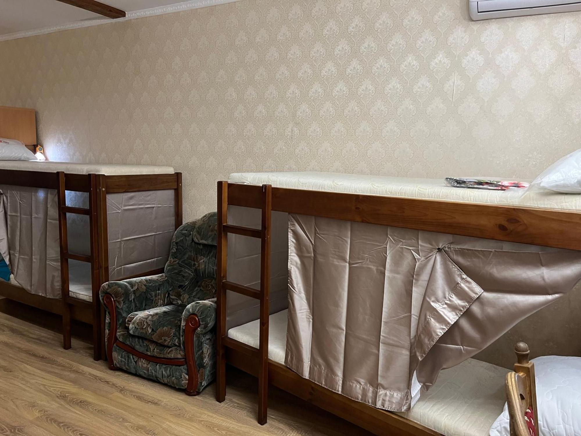 Ararat-Osokorki Hostel Kiev Luaran gambar