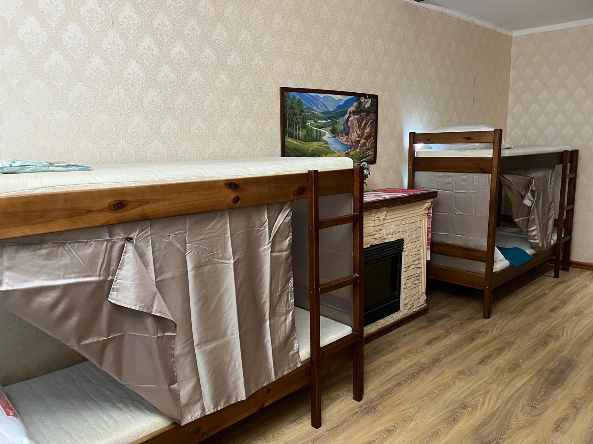 Ararat-Osokorki Hostel Kiev Luaran gambar